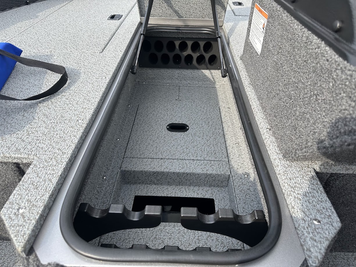 2025 Crestliner 1750 FISH HAWK Side console, Jump seat. 150hp Mercury! - Photo 16